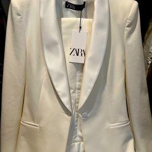 Brand New w/Tags - ZARA WHITE TUXEDO SUIT with SATIN DETAILS!!! (M)
